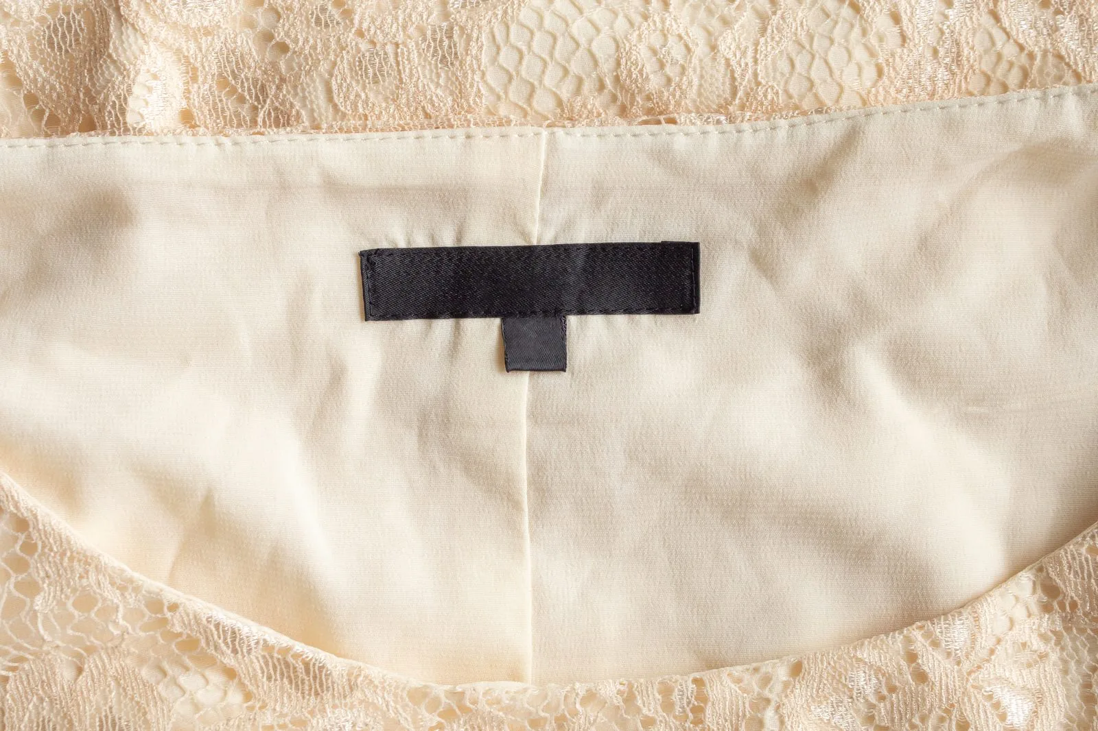 Textilmärkningar på klädetiketter – GOTS och OEKO-TEX